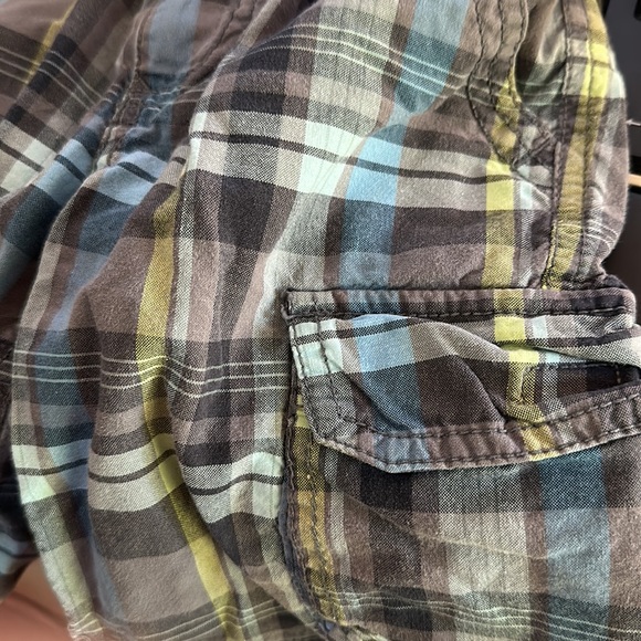 Old Navy Cargo Shorts - Picture 3 of 4